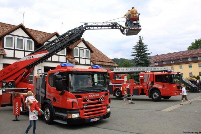 2011-06-16 -76- Vorfuehrung Hubrettungsfahrzeuge